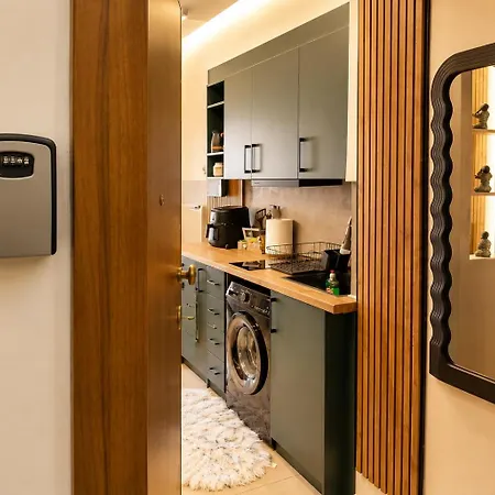 Orchid Modern Near Metro & Free Parking *