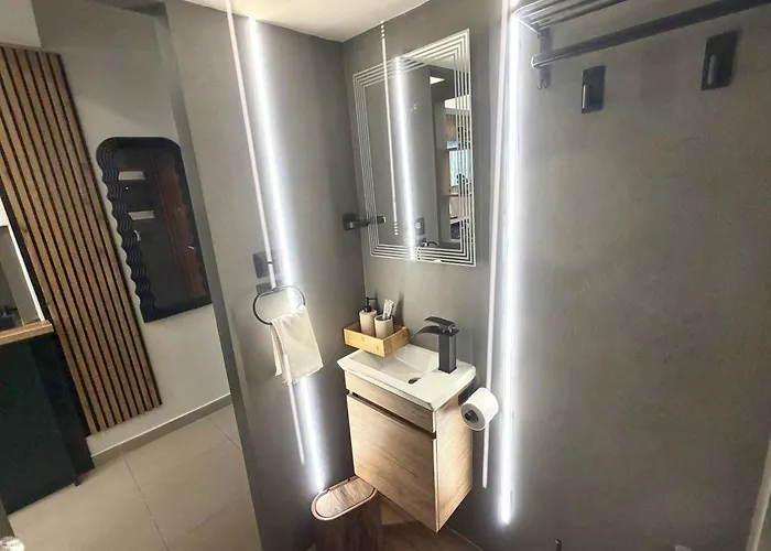 Apartament Green Orchid Modern Studio Near Metro & Free Parking Salonic
